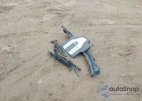 2015 Hyundai Genesis 5.0 z USA, uszkodzony, nr VIN KMHGN4JF1FU069531